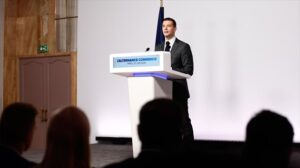 Francia afronta la primera vuelta de las elecciones legislativas, con la ultraderecha a las puertas del poder