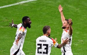 Füllkrug salva el liderato para Alemania