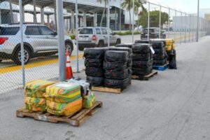 Guardia Costera desembarcó en Florida cargamento de cocaína incautada al norte de Puerto Cabello