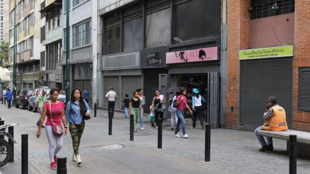 "Hay que buscar una econ...