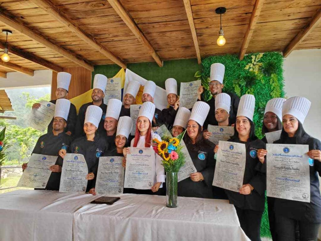 Instituto Gastronómico del Litoral firma convenio con Master Chefs