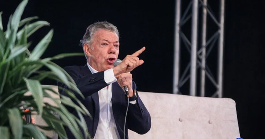 Juan Manuel Santos se refirió a sus supuestas intenciones de “golpe de Estado” contra Petro: “Da cierta risa”