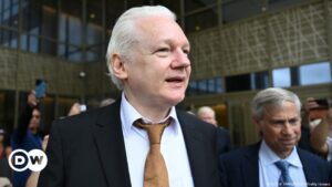 Jueza estadounidense dice que Assange es "hombre libre" – DW – 26/06/2024