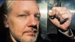 Julian Assange llega a un acuerdo con el gobierno de EE.UU. que le permitirá quedar en libertad