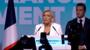 "La decisión de adelantar las elecciones ha sido una apuesta suicida para Emmanuel Macron"
