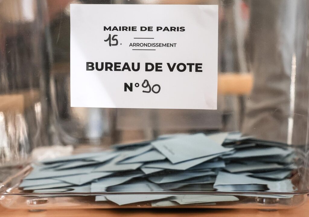 La ultraderecha de Le Pen gana la primera vuelta en elecciones legislativas de Francia