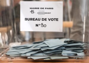 La ultraderecha de Le Pen gana la primera vuelta en elecciones legislativas de Francia