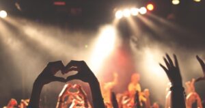 Las letras de las canciones son cada vez más simples y repetitivas, según un estudio