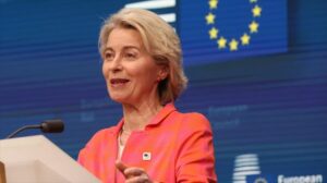 Los líderes de la UE pactan la renovación de su cúpula institucional sin el "sí" de Meloni