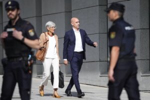 Luis Rubiales, a juicio en febrero de 2025 por el beso a Jenni Hermoso