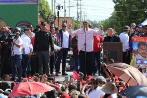 Maduro acusó a la oposición de causar sabotaje contra torre eléctrica