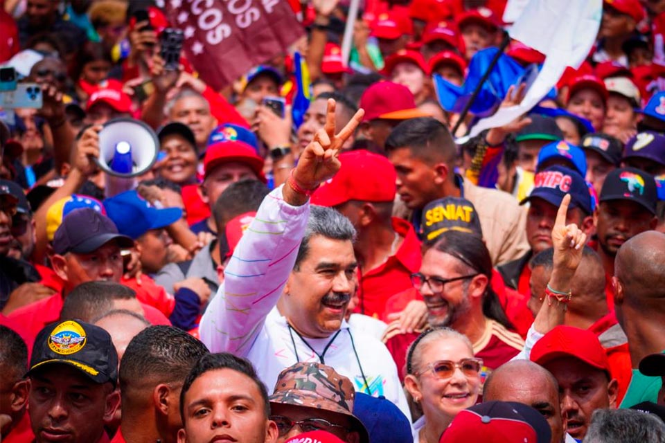 Maduro dice que si es reelecto nacerá "cambiará Venezuela"