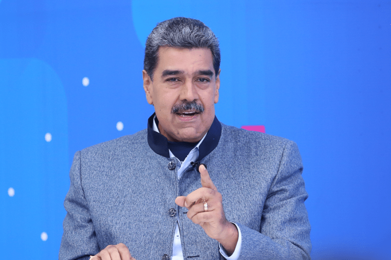 Maduro en plena campaña exige a gobernador chavista de Mérida asfaltar vías y construir pozos de agua (+Video)