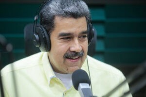 Maduro insistió en firmar acuerdo ante el CNE para que nadie pegue "gritos de fraude"