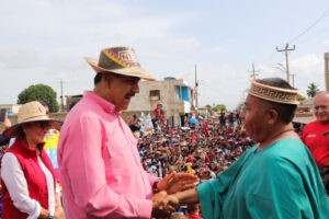 Maduro ordena crear universidad intercultural bilingüe