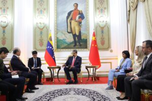 Maduro se reunió con delegación de China por 50 aniversario de relaciones diplomáticas