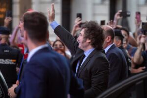 Milei recibe un premio en Hamburgo en medio de protestas contra su visita