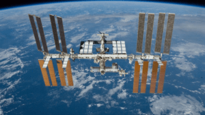 NASA concede contrato a SpaceX para sacar de su órbita a la EEI