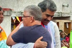Sebastiana Barráez Nicolás Maduro convocó a un ex ministro chavista caído en desgracia en un intento de relanzar su menguante campaña electoral