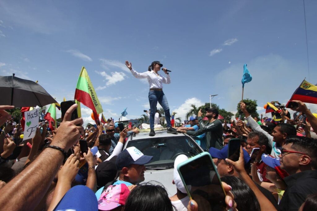 Obstáculos no impidieron llegada de María Corina a Táchira