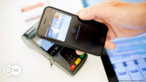 Pagos sin efectivo están cambiando la forma en que gastamos – DW – 25/06/2024