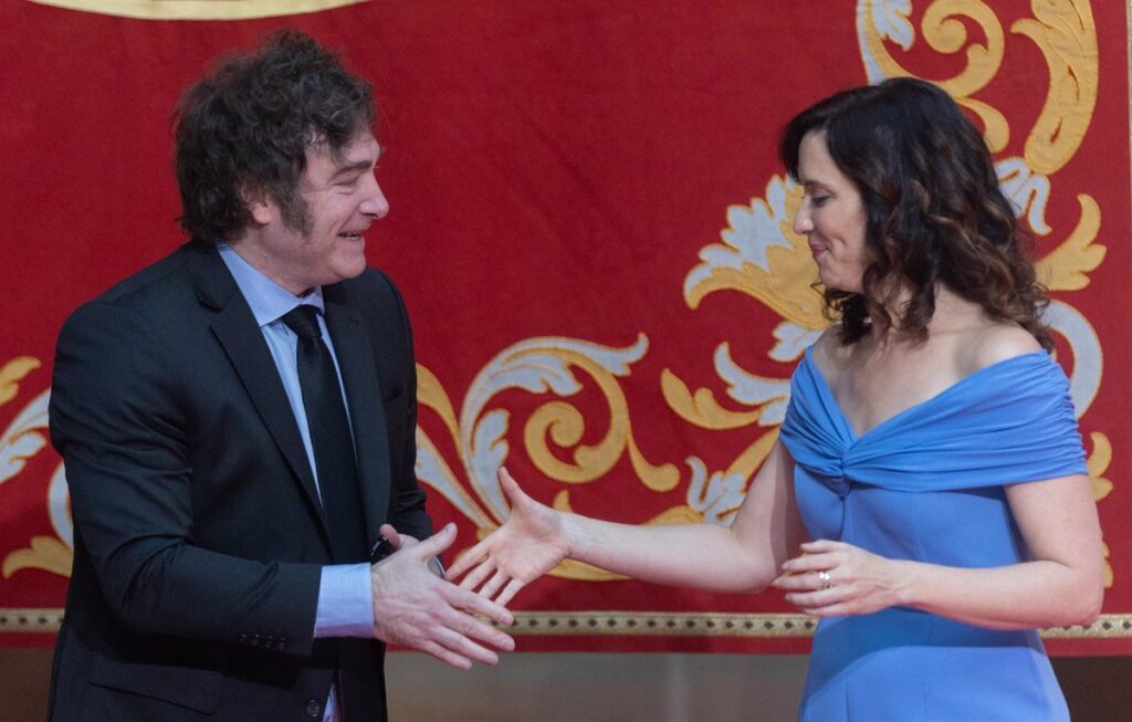 "Parece que quiere llevarse puestos a los españoles"