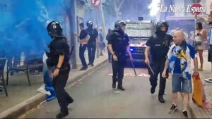 Peleas entre aficionados del Oviedo y el Espanyol tras el playoff de ascenso