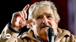 Pepe Mujica "está bien" tras radioterapia por cáncer esófago – DW – 22/06/2024