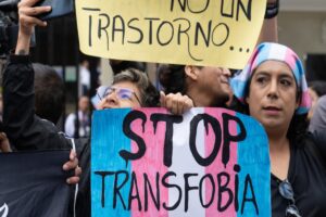 Perú da un paso atrás y retira la transexualidad y el travestismo de lista de enfermedades mentales
