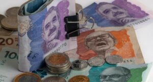 Prima de junio y quiénes reciben los $ 120.000 junto a salario en Colombia