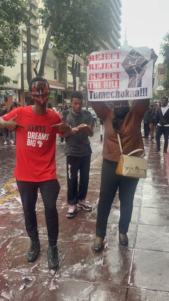 Protestas juveniles fuerzan la retirada en Kenia de ley con nuevos impuestos