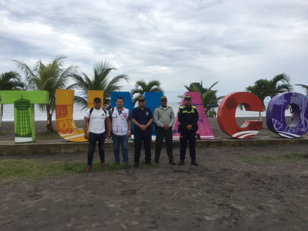 En los controles a las piscinas del municipio de Tumaco por parte de la Policía participaron Johan Cabezas, Oscar Camargo, Adrián Medina, Alexis Ortiz y Carlos Portilla.