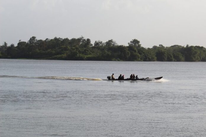 Río Orinoco se llevó por el medio conucos en el Delta