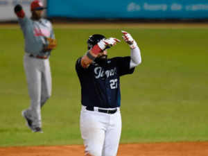 Sandy León regresa al "nido" zuliano