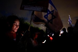 Secuestrar mujeres y niños en una guerra cobra legitimidad tras el conflicto en Gaza