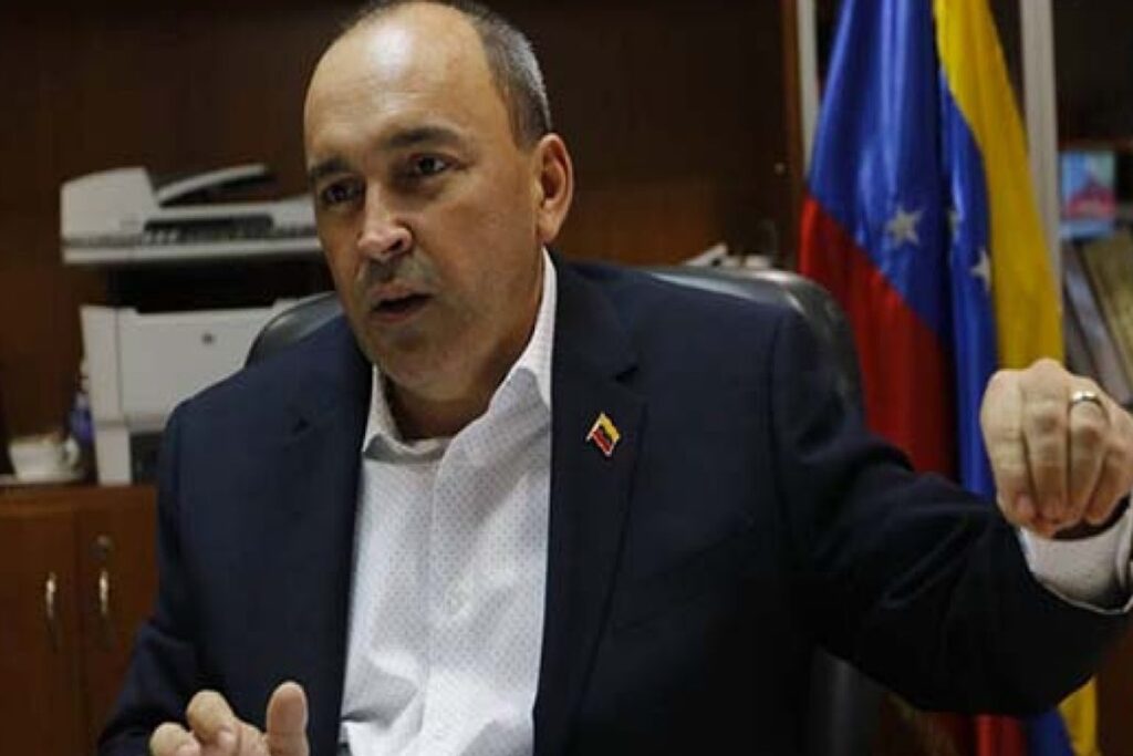 Torrealba confirmó que hay diálogos con EE. UU. e instó a reconsiderar postura