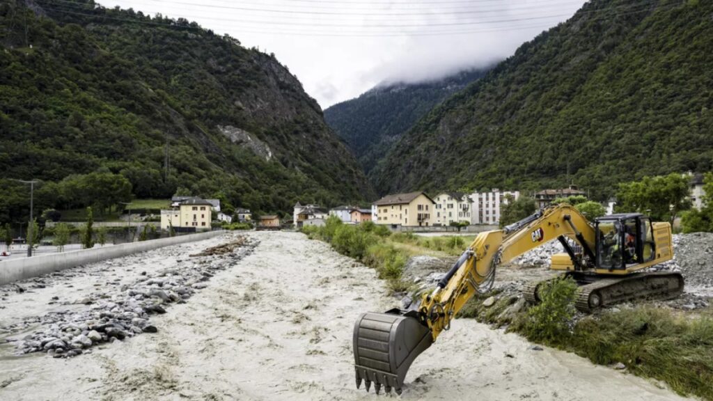 Tres personas desaparecidas por inundaciones en el sur de Suiza