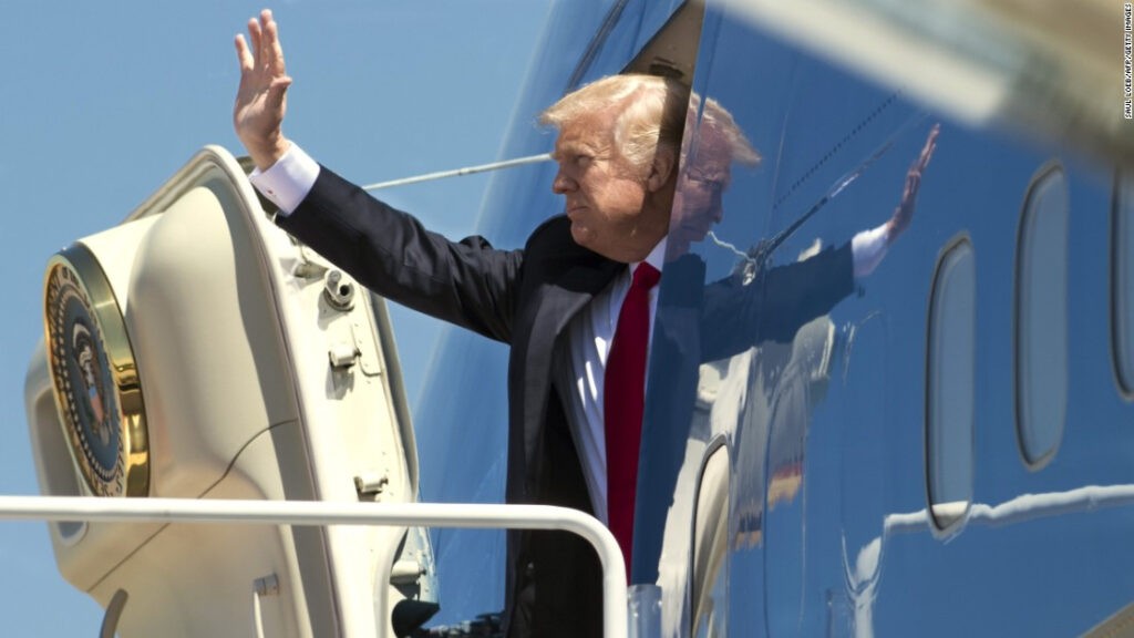 Trump llega a Atlanta en su avión privado para su primer debate con Biden - AlbertoNews