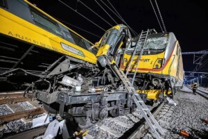 Un choque de trenes en República Checa deja al menos cuatro muertos y 23 heridos