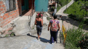 Víctimas del conflicto que estaban en Medellín han regresado a sus municipios