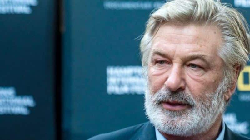 Videos demuestran que Alec Baldwin era ' imprudente ' con las armas, según la fiscalía de ‘Rust’ - AlbertoNews