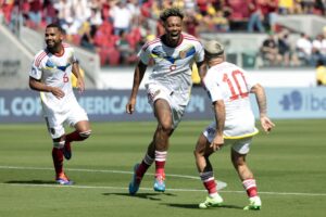 Vinotinto remonta y vence 2-1 a Ecuador en su debut