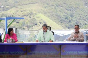 "Vuelvan a la patria": Maduro pide a empresarios venezolanos migrantes regresar al país