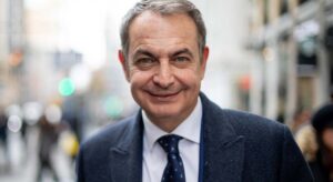 Zapatero considera "surrealista" y "sonrojante" que se acuse al Gobierno de querer controlar a los medios