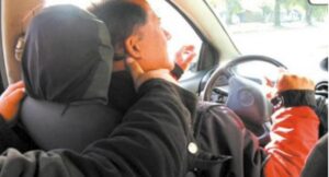 aterrador robo con cuchillo a un taxista en el barrio Lisboa, en Suba