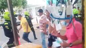 enfrentamiento de comunidad con Policía en Riohacha