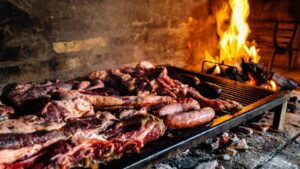 ¿Es fan de la carne? Deguste en un mismo lugar los mejores 30 restaurantes de parrillas de Bogotá, así será El papá de los asados