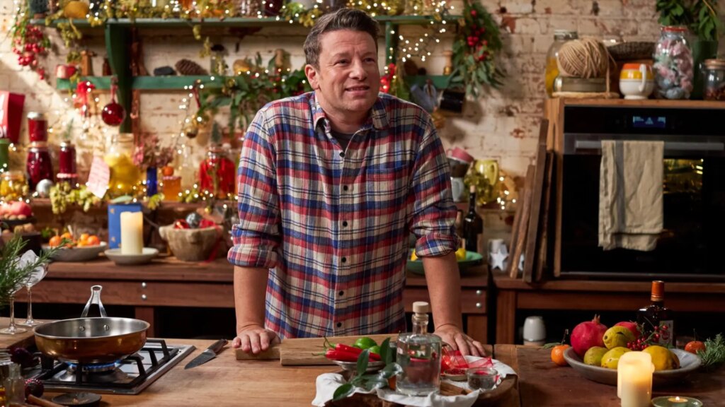 ¿Novato en la cocina? Apunta estos cinco trucos básicos del chef Jamie Oliver
