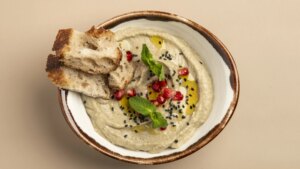 Los trucos de un chef con estrella Michelin para conseguir un hummus casero con más sabor