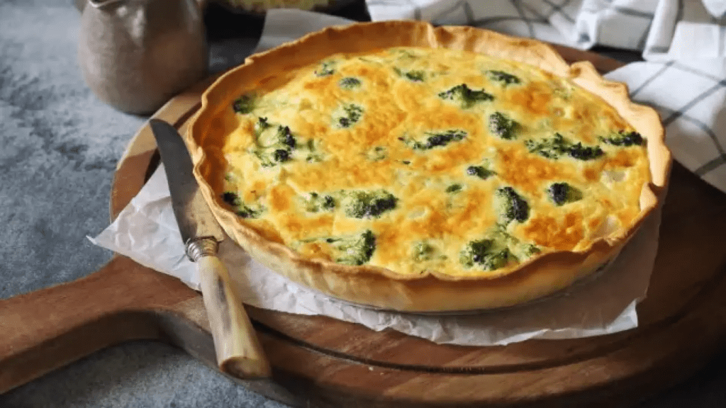 Quiche de brócoli y jamón, una receta sencilla, deliciosa y barata que se convertirá en tu plato favorito con esta verdura